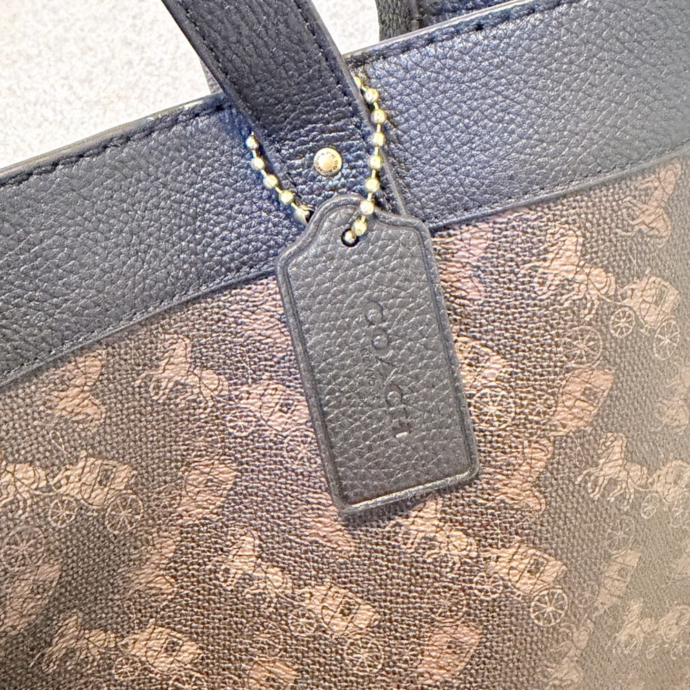 Coach Field Tote 30 Truffle Black - Picture 8 of 8